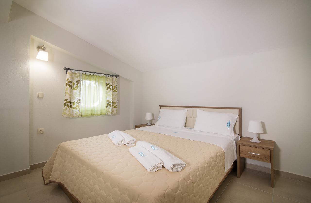 Anneta'S House Apartment นิกิติ ภายนอก รูปภาพ